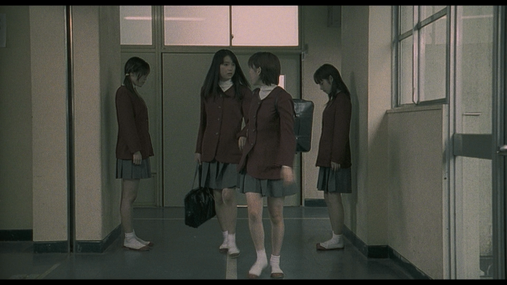 Uzumaki 2000 1080p BluRay REMUX AVC FLAC 2.0-aCant.mkv_20240116_204752.154.png
