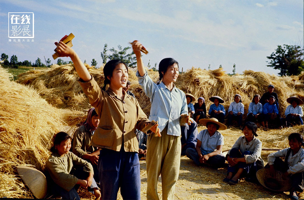 1971. Harvesting the fields. A propaganda performance for the workers..jpg