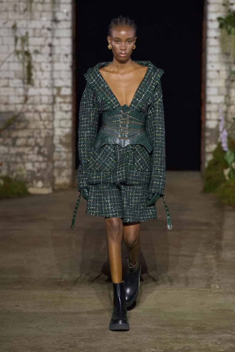 00051-mithridate-fall-2022-ready-to-wear-details-paris-credit-jason-lloyd-evans.webp