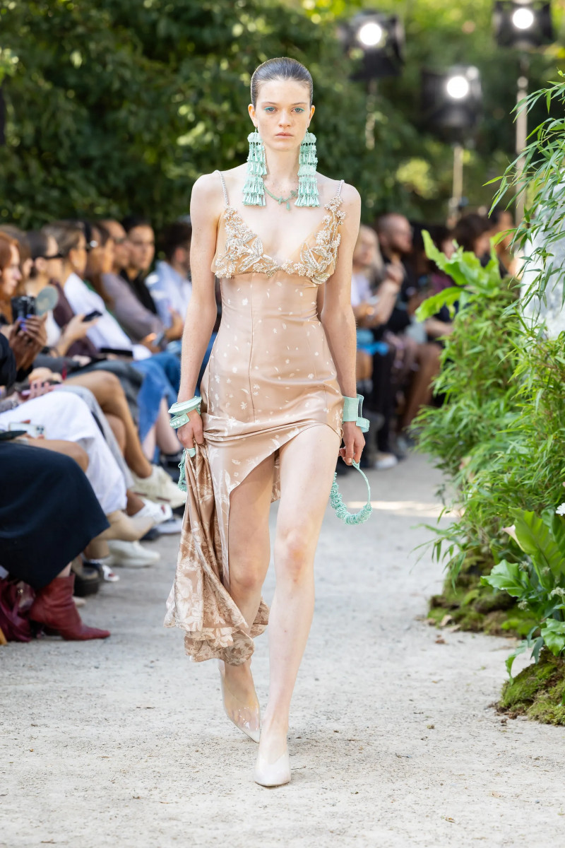 00030-mithridate-spring-2024-ready-to-wear-credit-brand-spon.JPG.webp