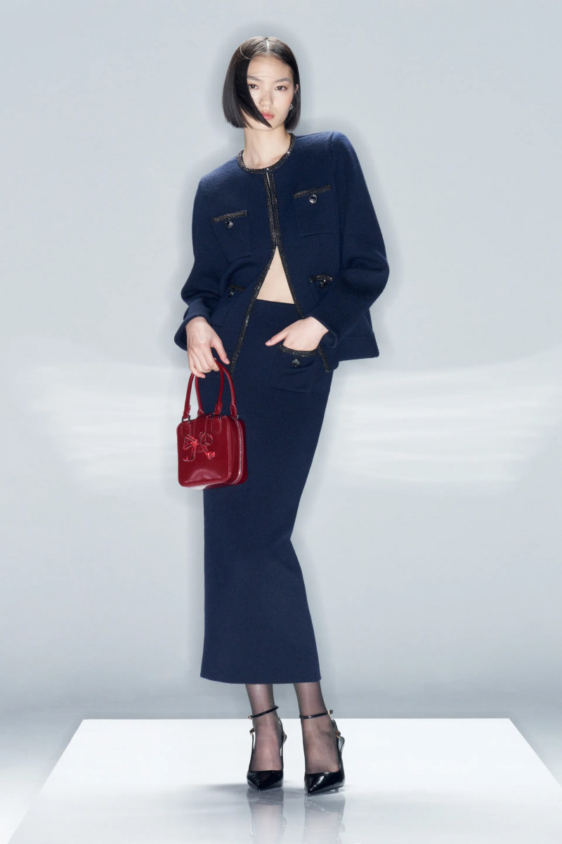 00005-self-portrait-fall-2024-ready-to-wear-credit-brand.webp