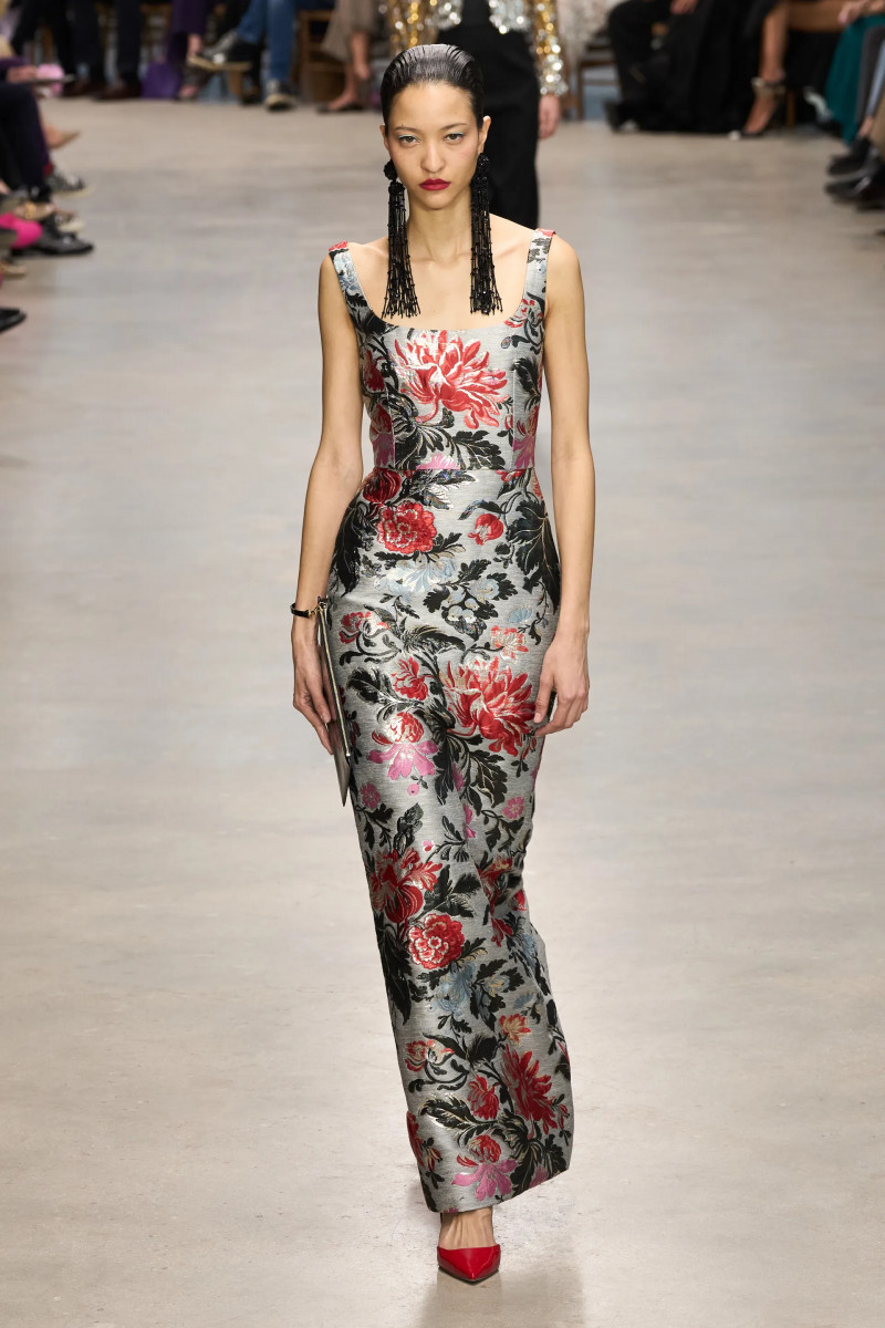 00047-carolina-herrera-fall-2024-ready-to-wear-credit-gorunway.webp