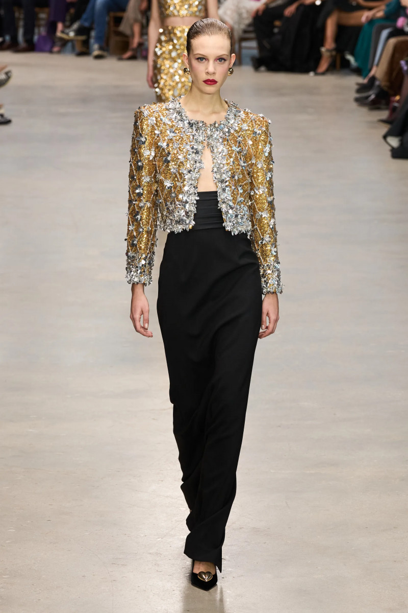 00048-carolina-herrera-fall-2024-ready-to-wear-credit-gorunway.webp