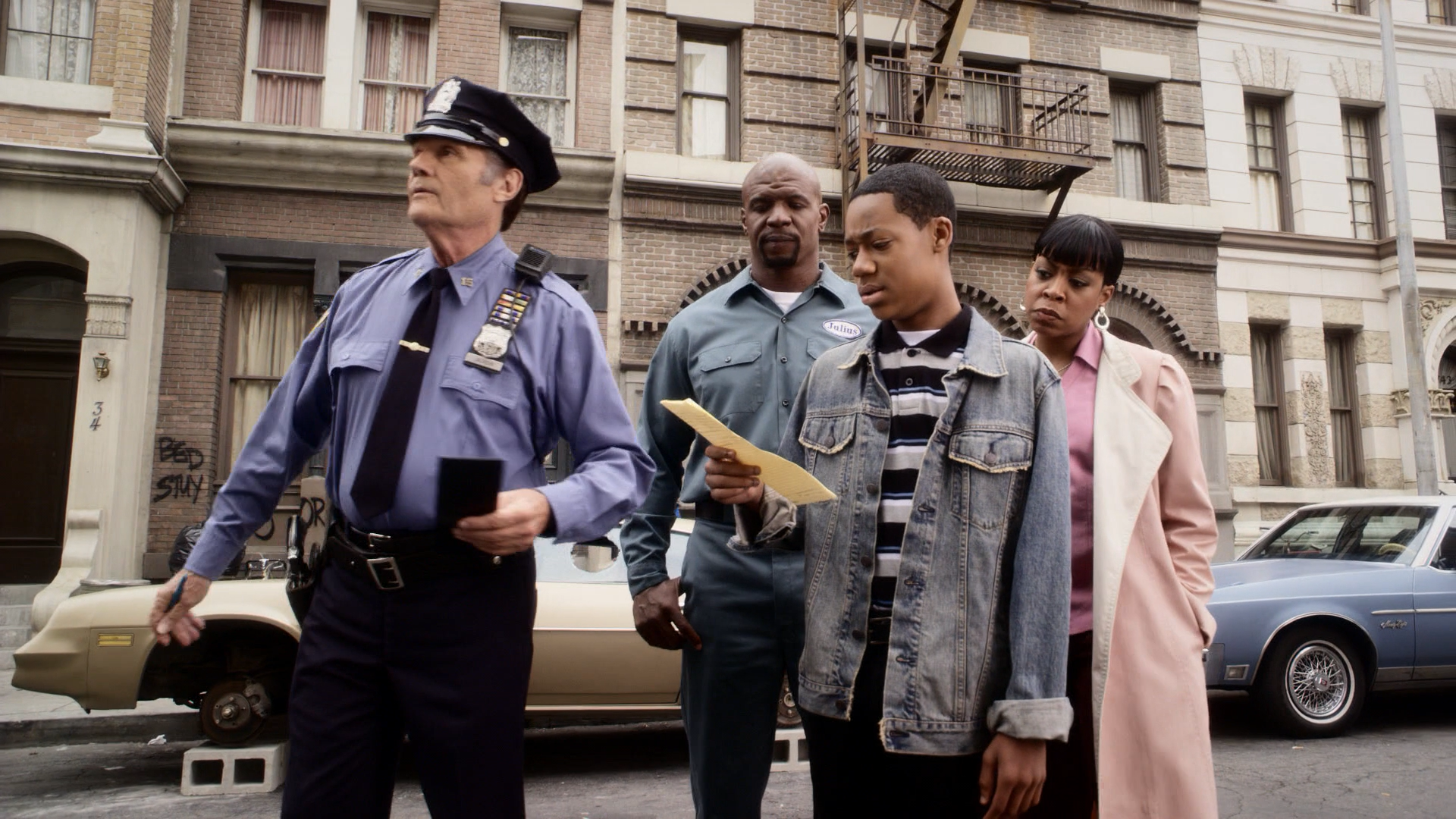 Everybody.Hates.Chris.S04E18.1080p.WEB-DL.x264.Rus.Eng-@EniaHD.png