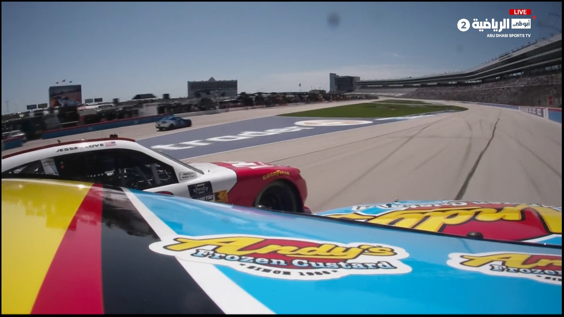 cap_nascar_00_07_42_05.jpg