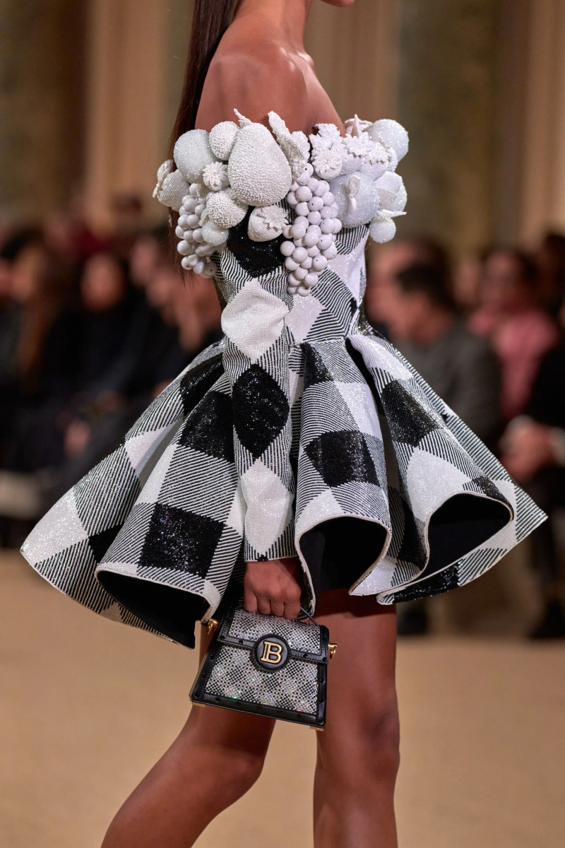 00112-balmain-fall-2024-ready-to-wear-detail-credit-gorunway.webp