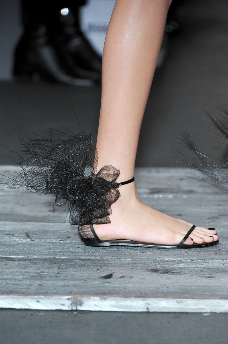 Valentino+Spring+2010+Details+mljzzyQ2hylx.jpg