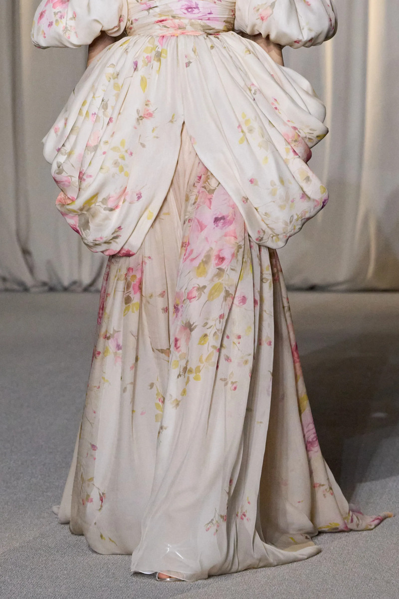 00058-giambattista-valli-fall-2024-couture-details-credit-gorunway.webp