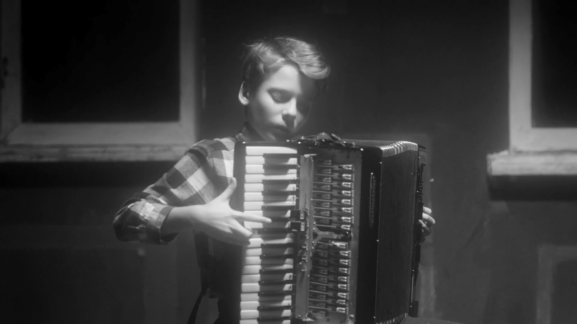 Моя бывшая бабушка 2015 WEB-DL 1080p.mkv_snapshot_08.00.png