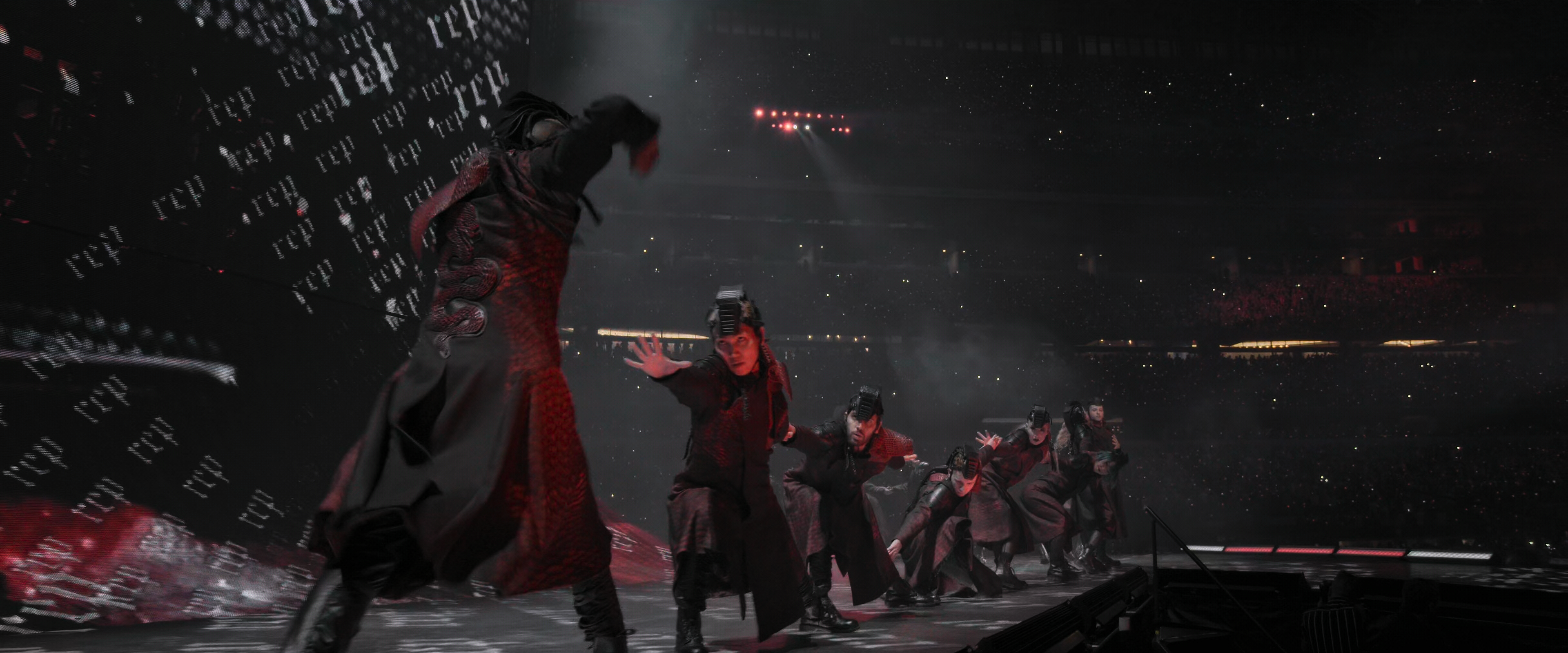 Taylor Swift - Reputation Stadium Tour (2018) 2160p HDR Netflix WEBRip DD+ Atmos 5.1 x265-TrollUHD.mkv_20241025_001217.337.png