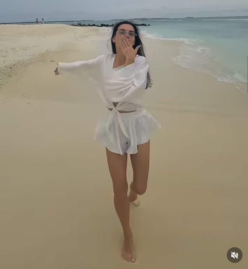 https://i1.imageban.ru/out/2024/11/21/5fe2349f5939f06cf82a615a5f94bf4f.jpeg