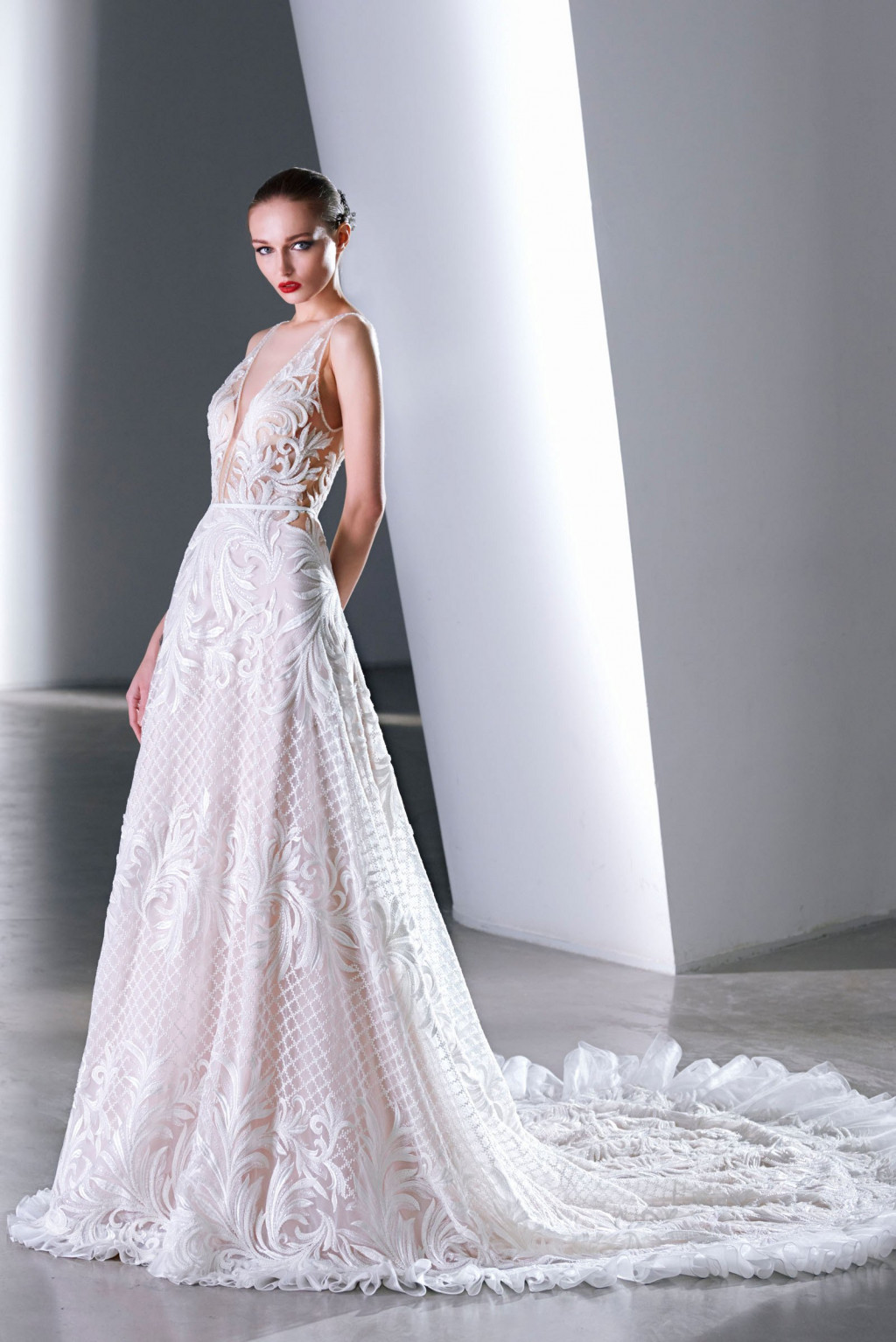 dany_tabet-bridal-2018-2019bluebox-1211_f-resp2400v.jpg