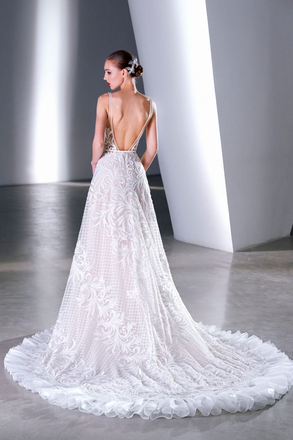 dany_tabet-bridal-2018-2019bluebox-1237_f-resp2400v.jpg