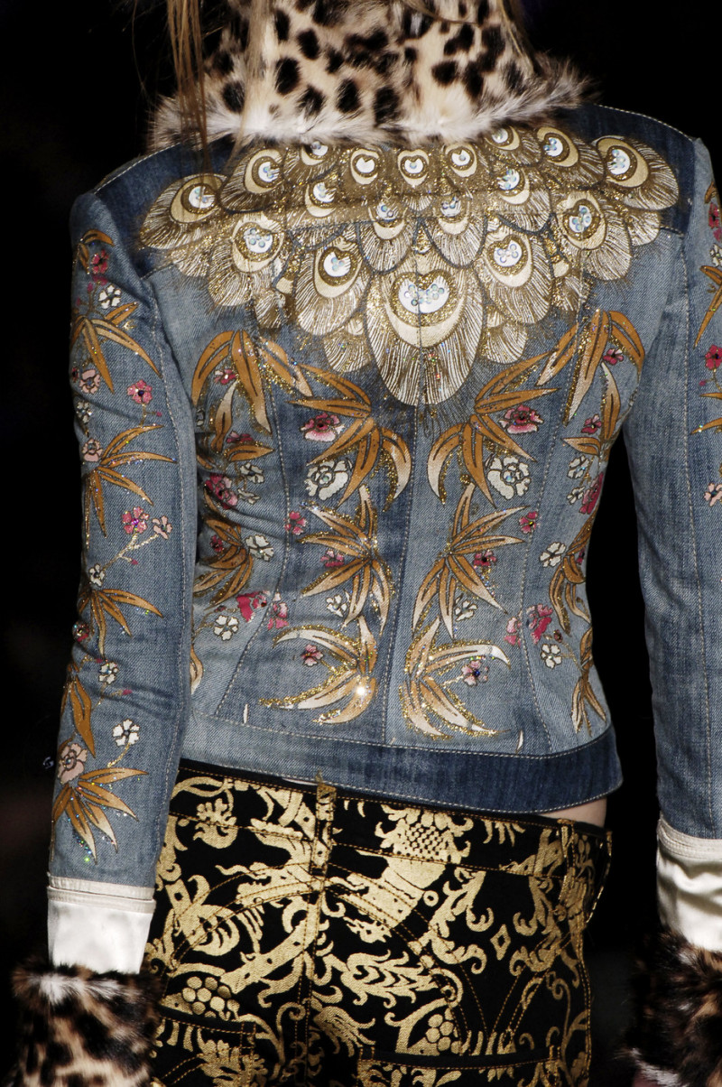 Just+Cavalli+Fall+2006+Details+wzP2I9MifACx.jpg