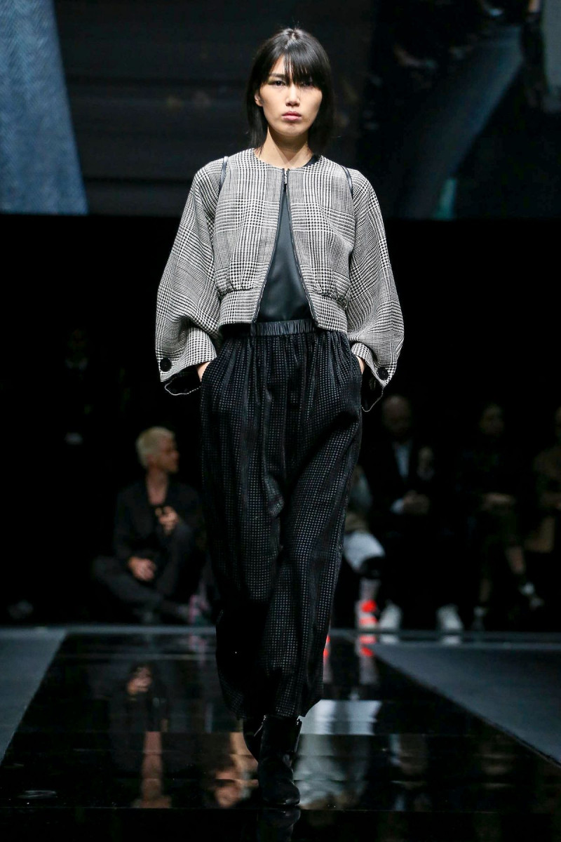 Emporio-Armani-RTW-FW20-Milan-6239-1582282463.jpg