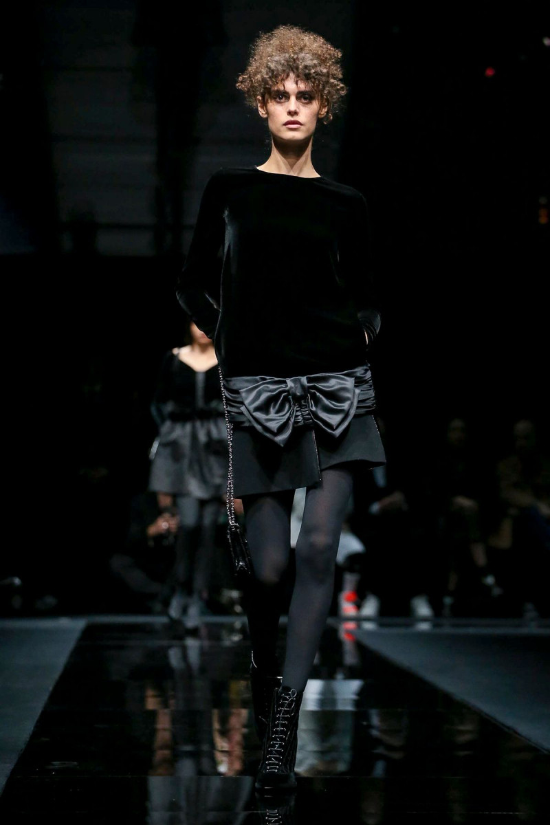 Emporio-Armani-RTW-FW20-Milan-6179-1582282418.jpg