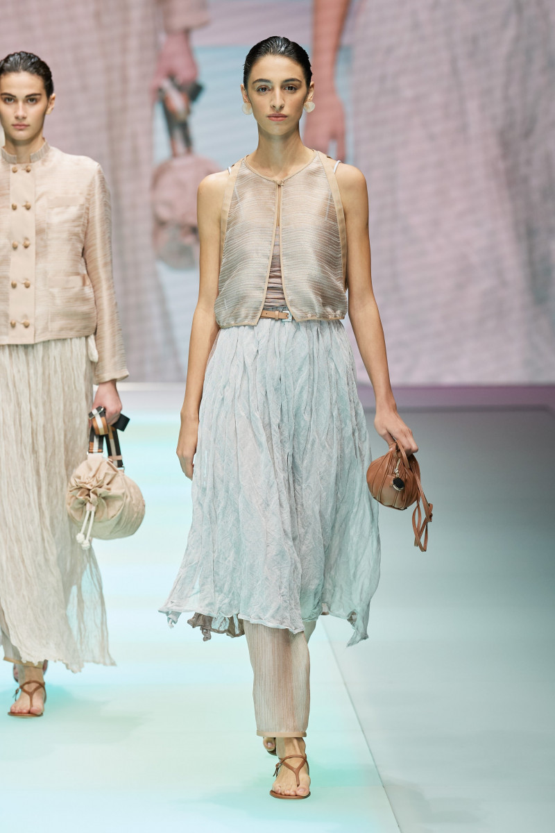 00060-Emporio-Armani-Spring-22-RTW-Milan-credit-gorunway.JPG