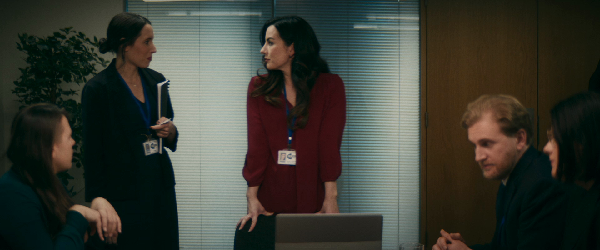 How to Solve Your Own Murder 2025.MVO.WEB-DL.mkv_20250211_030902.306.png