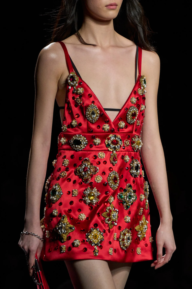 00240-dolce-and-gabbana-fall-2025-ready-to-wear-detail-credit-gorunway.webp