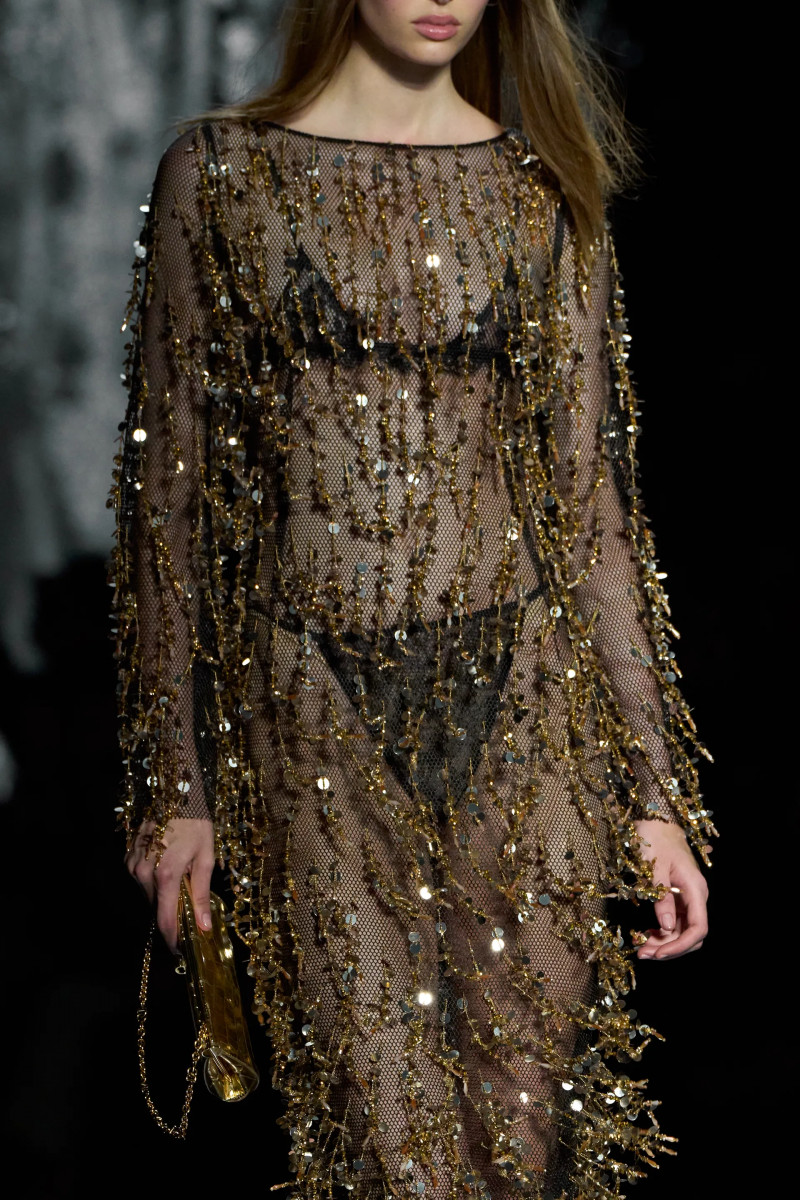 00259-dolce-and-gabbana-fall-2025-ready-to-wear-detail-credit-gorunway.webp