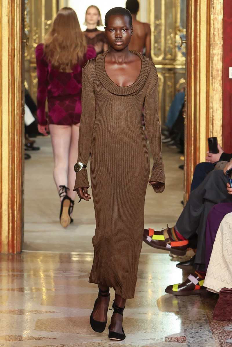 twinset-fall-25-rtw-r-ho-023.jpeg
