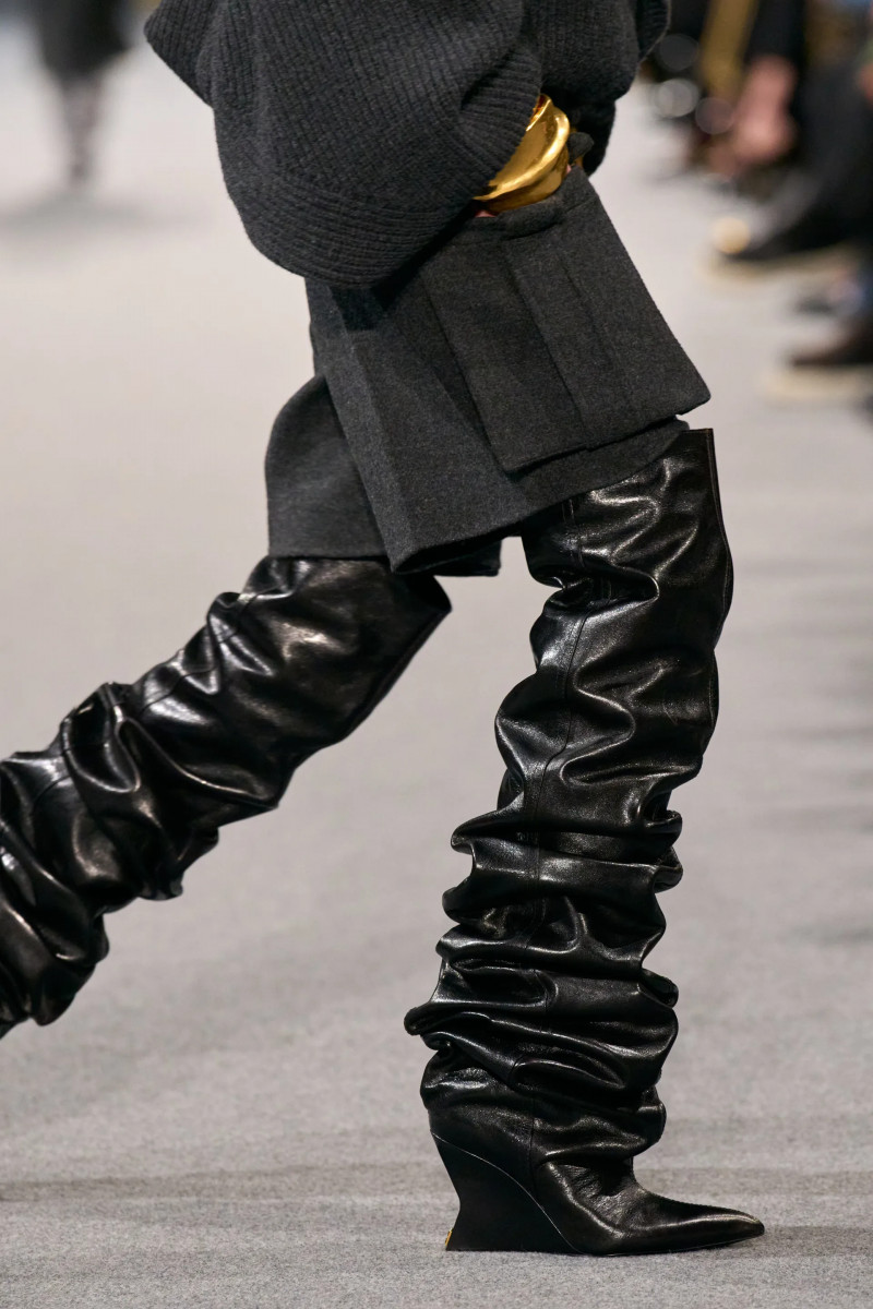 00007-balmain-fall-2025-ready-to-wear-detail-credit-gorunway.webp