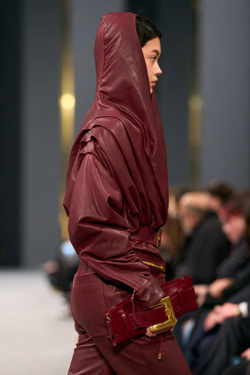 00038-balmain-fall-2025-ready-to-wear-detail-credit-gorunway.webp