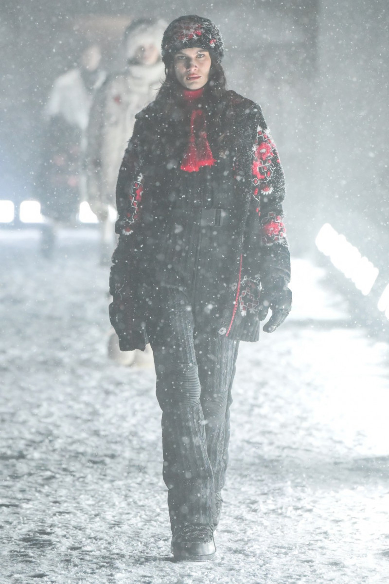 Moncler-Grenoble-F25-runway-GG-096.jpg