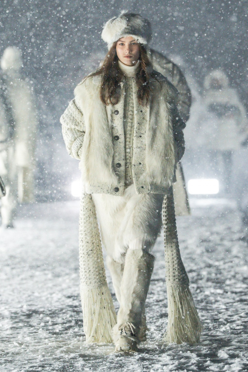 Moncler-Grenoble-F25-runway-GG-129.jpg