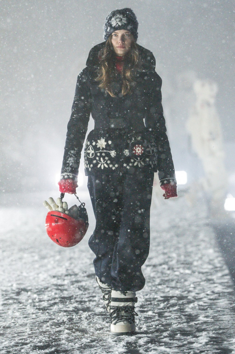 Moncler-Grenoble-F25-runway-GG-099.jpg