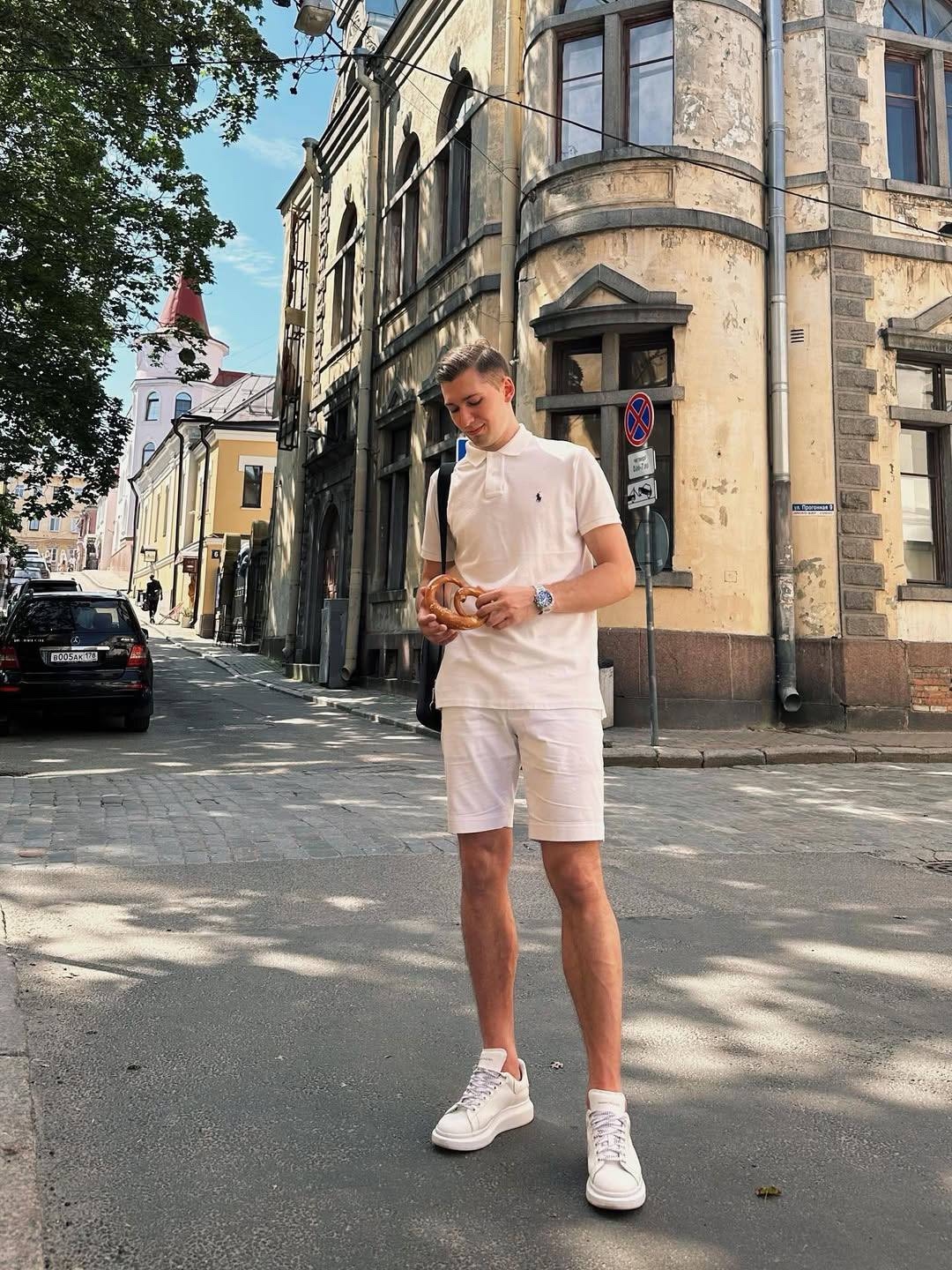 https://i1.imageban.ru/out/2025/08/19/d19b98bc098e1652422fef78128d7df3.jpg