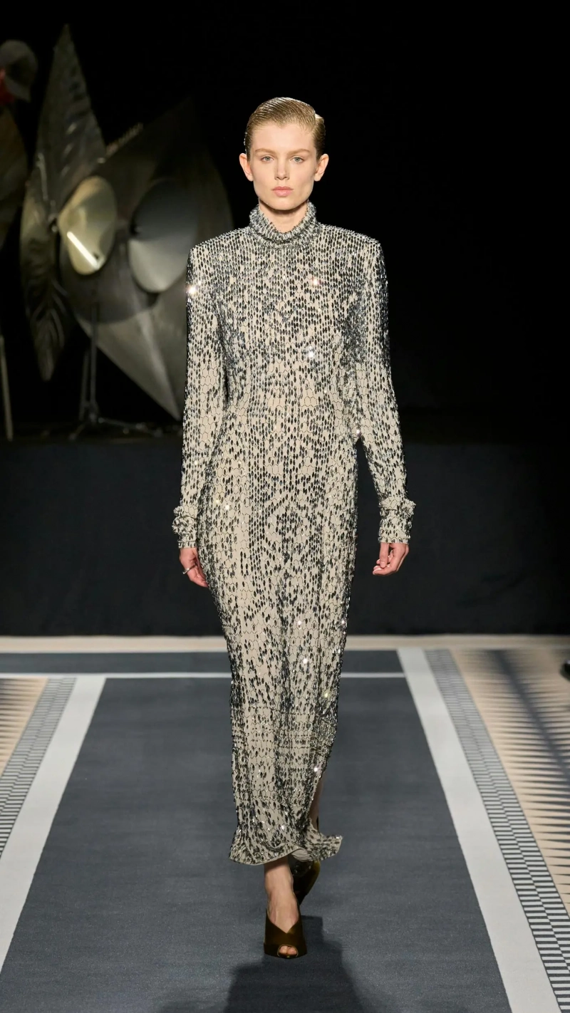 1737983257-1737975054-lanvin-collezione-uomo-donna-autunno-inverno-2025-2026-sfilata-foto-look43.webp