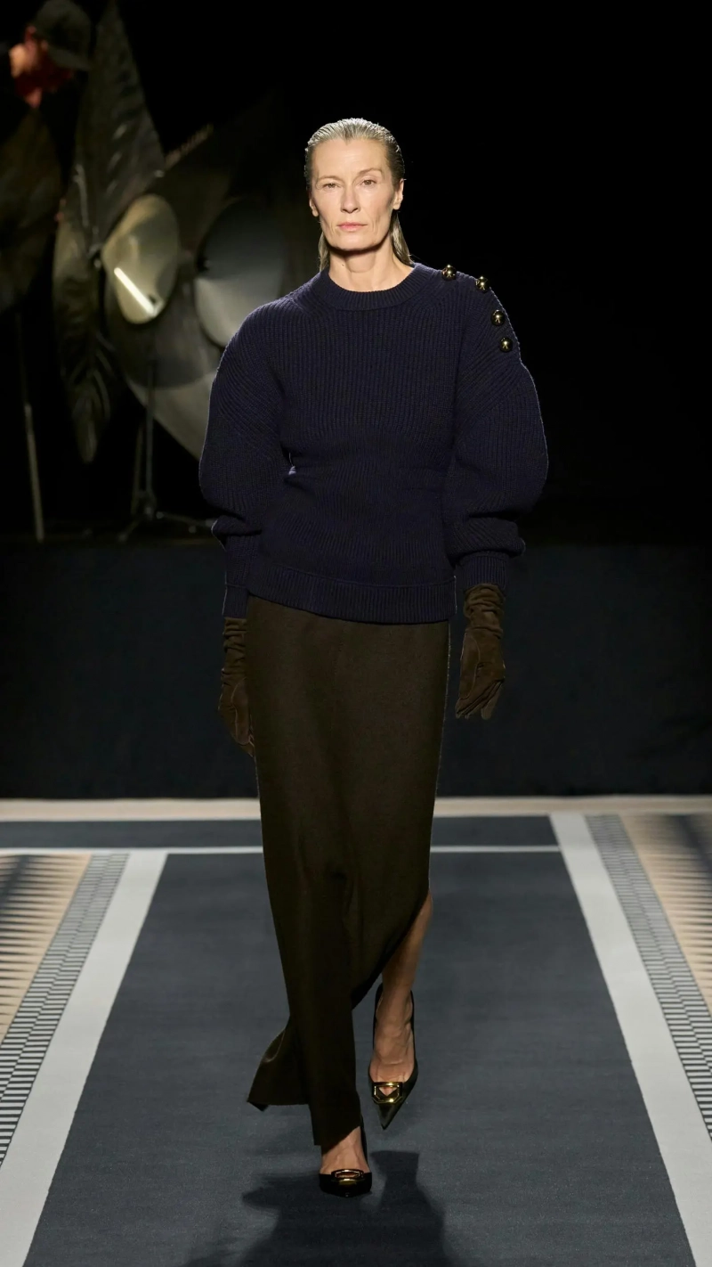 1737982912-1737975047-lanvin-collezione-uomo-donna-autunno-inverno-2025-2026-sfilata-foto-look3.webp