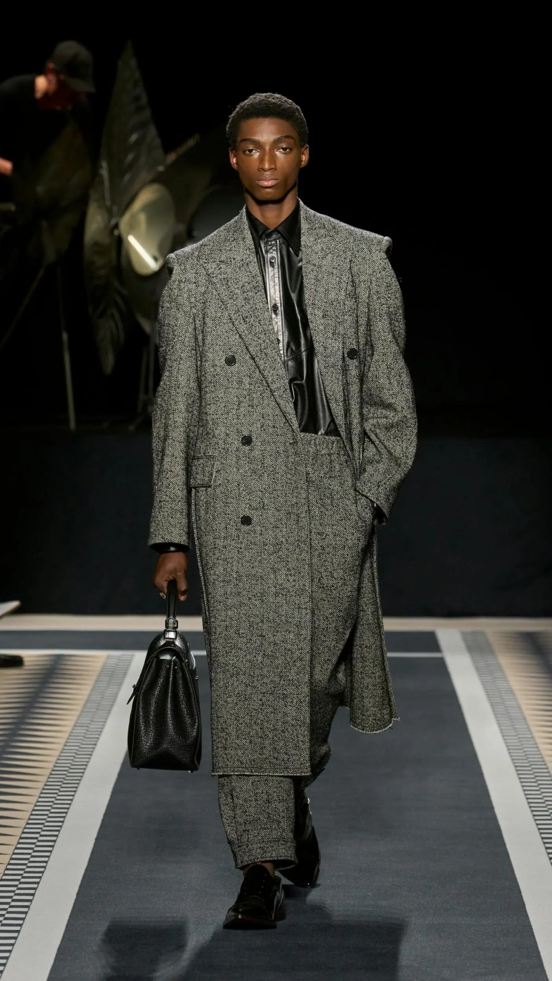 1737983199-1737975052-lanvin-collezione-uomo-donna-autunno-inverno-2025-2026-sfilata-foto-look16.webp