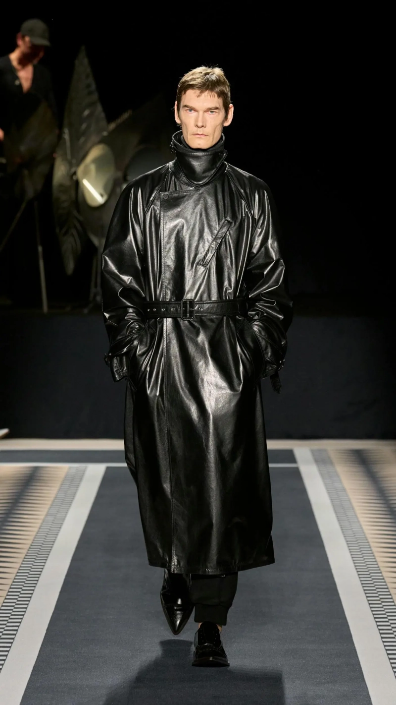 1737983384-1737975057-lanvin-collezione-uomo-donna-autunno-inverno-2025-2026-sfilata-foto-look52.webp