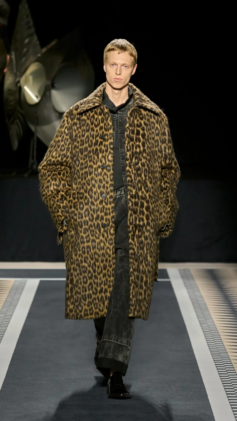 1737983051-1737975049-lanvin-collezione-uomo-donna-autunno-inverno-2025-2026-sfilata-foto-look21.webp