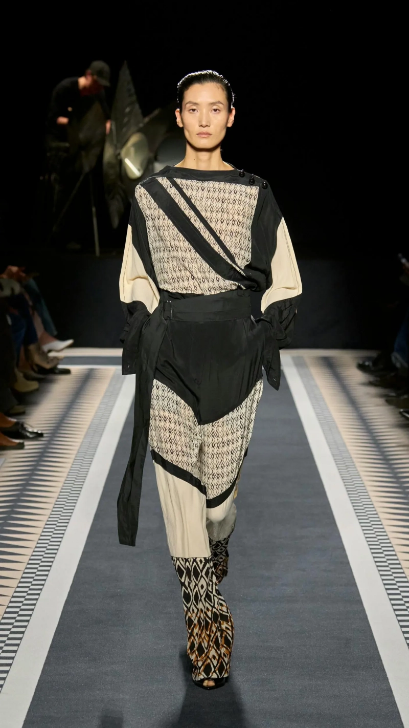 1737983207-1737975052-lanvin-collezione-uomo-donna-autunno-inverno-2025-2026-sfilata-foto-look35.webp