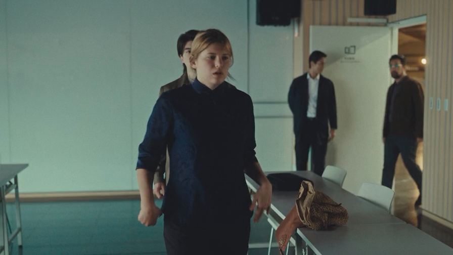 Ресторан на краю света (2024) WEB-DLRip-AVC_ivanes.mkv_20250911_214242.359.png