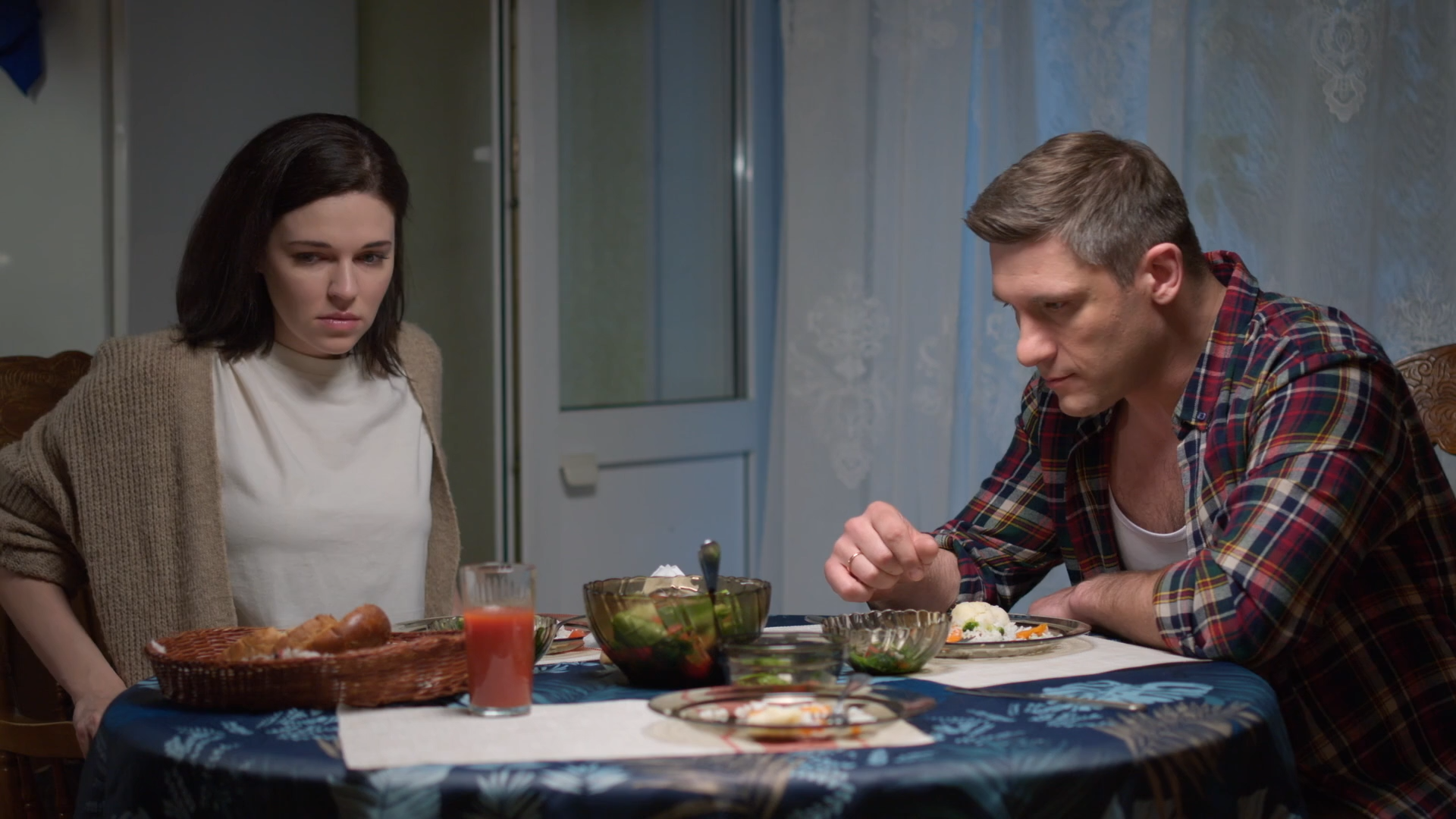 01. Одна ночь и вся жизнь.2025.WEB-DL 1080p.Files-x.mkv_snapshot_07.52.png