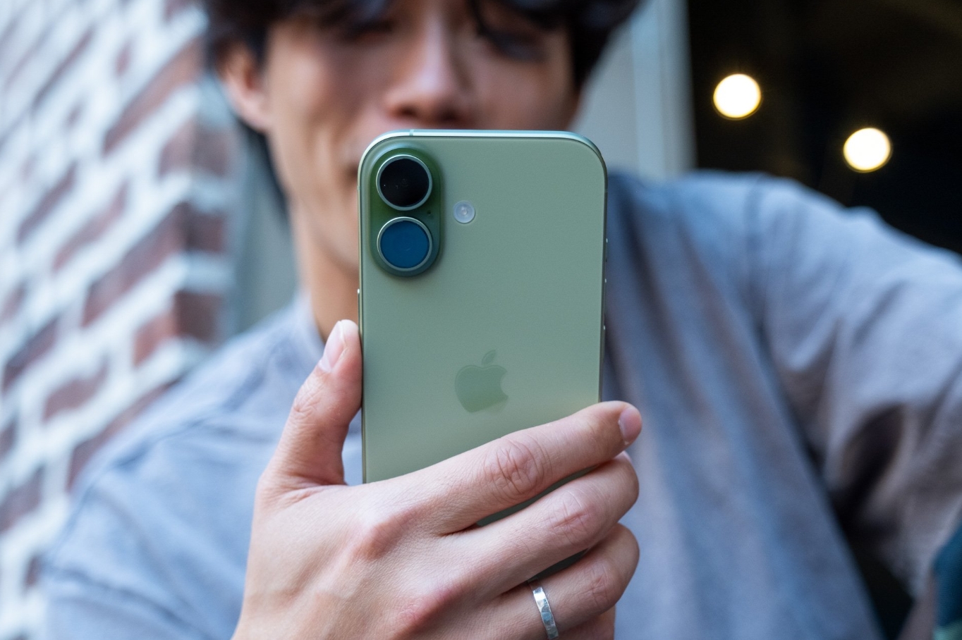 Что влияет на разницу в цене между iPhone 17 и iPhone 17 Pro Max