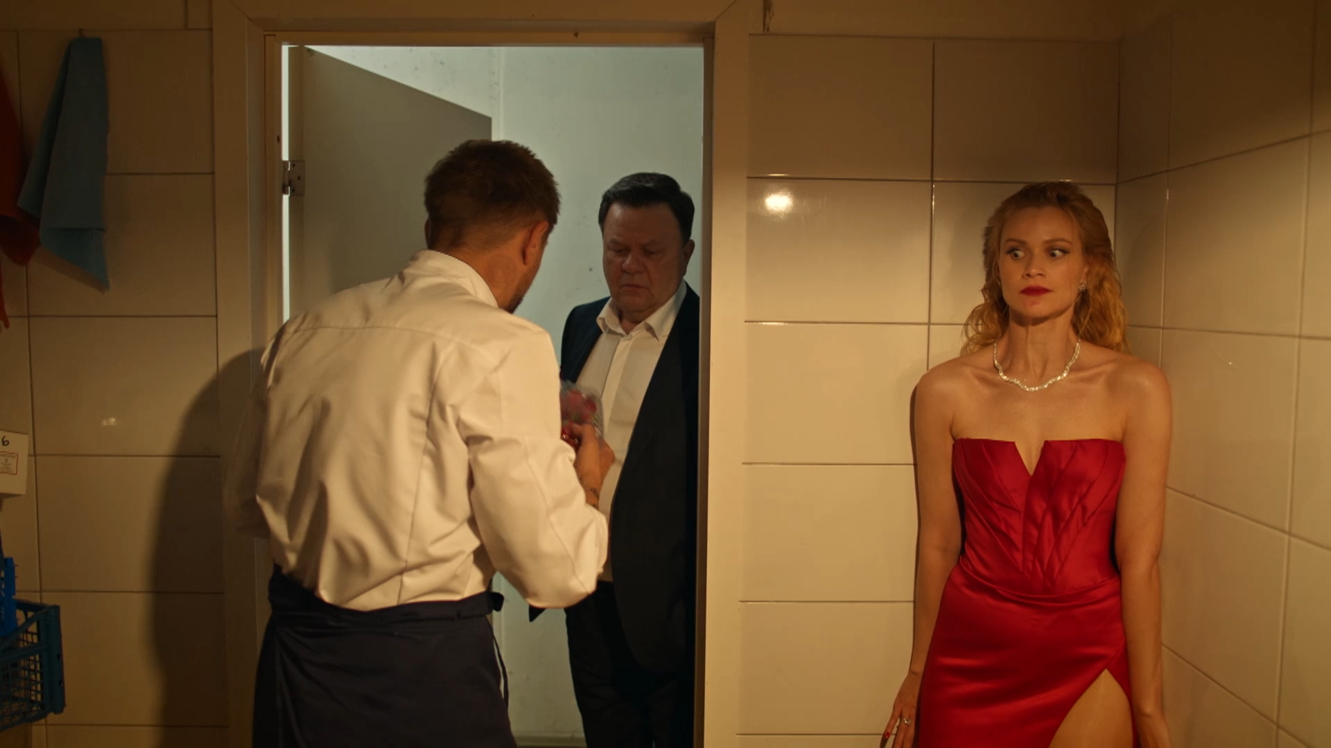 Kulinarnyy tekhnikum.S01.E01.2025.WEB-DL.1080p.ExKinoRay.mkv_snapshot_04.51.png