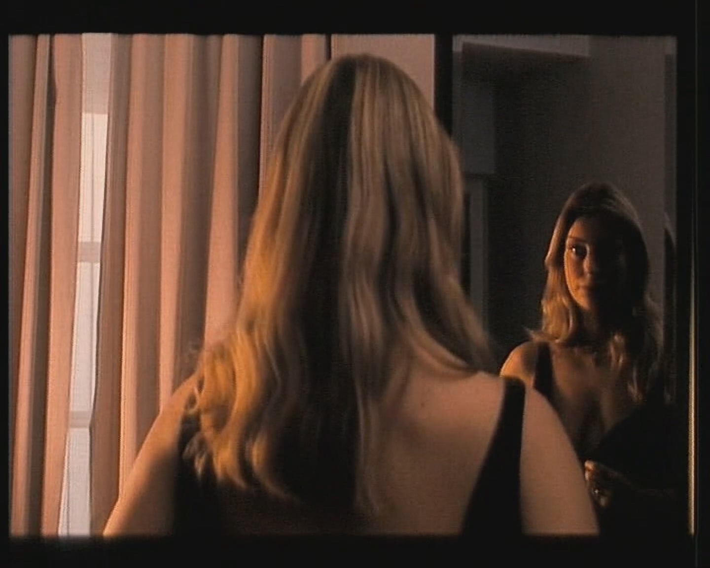 Мария Шукшина Цирк сгорел, и клоуны разбежались (1998).mp4_20251119_155830.406.jpg