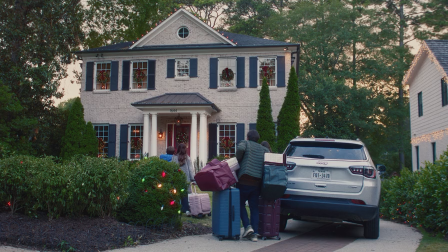 Боже. Как. Смешно. (2025) WEB-DLRip-AVC_ivanes.mkv_snapshot_00.05.20.625.png