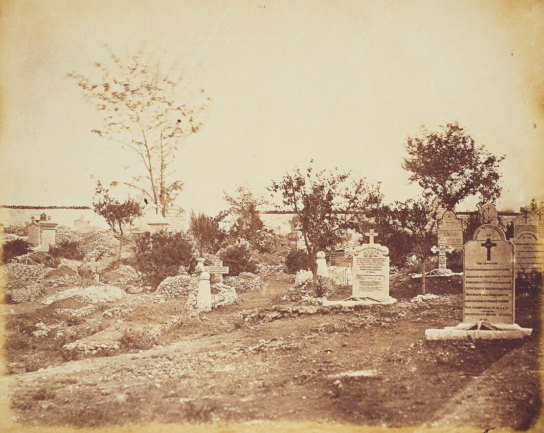 Мемориалы к 33- ( герцог Веллингтон ) полка.jpg