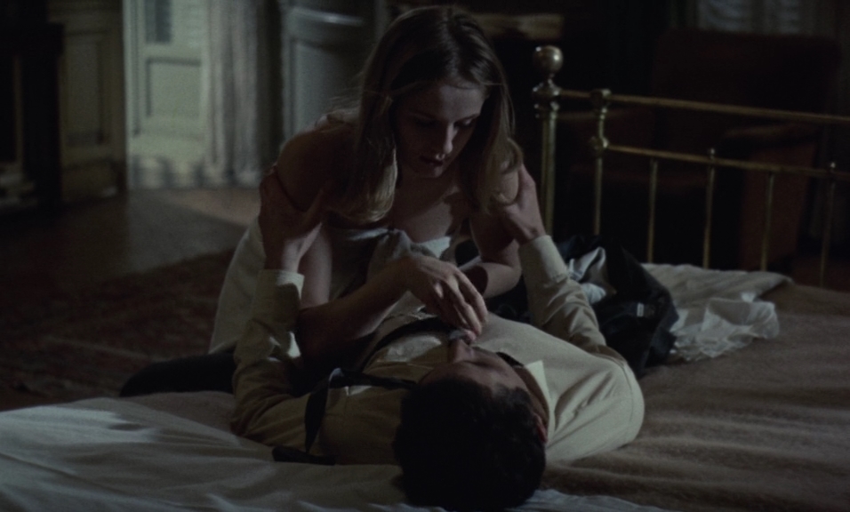 Кроткая.1969.BDRip AVC msltel.mkv_snapshot_00.15.27.354.jpg