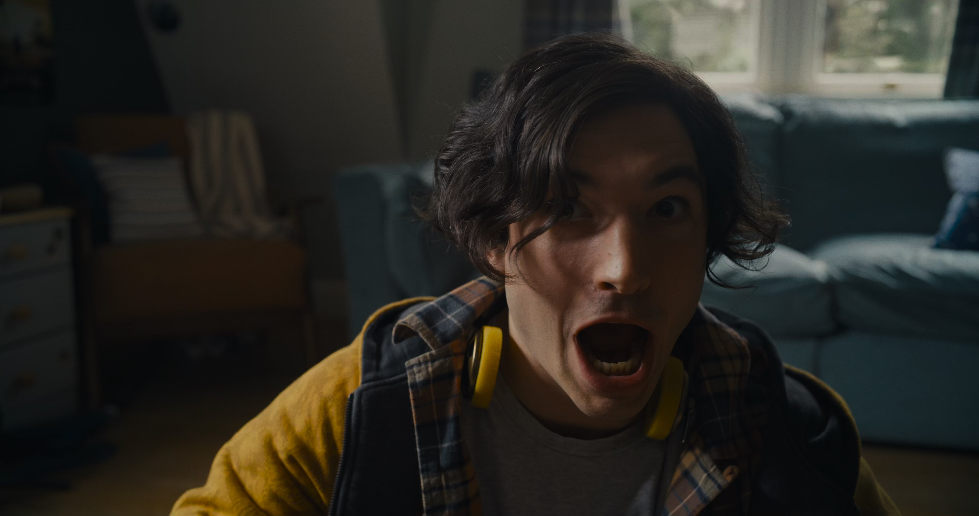 The Flash (2023) BDRip 2160p-NVENC 10 bit [HDR].mkv_snapshot_00.37.32.250.jpg