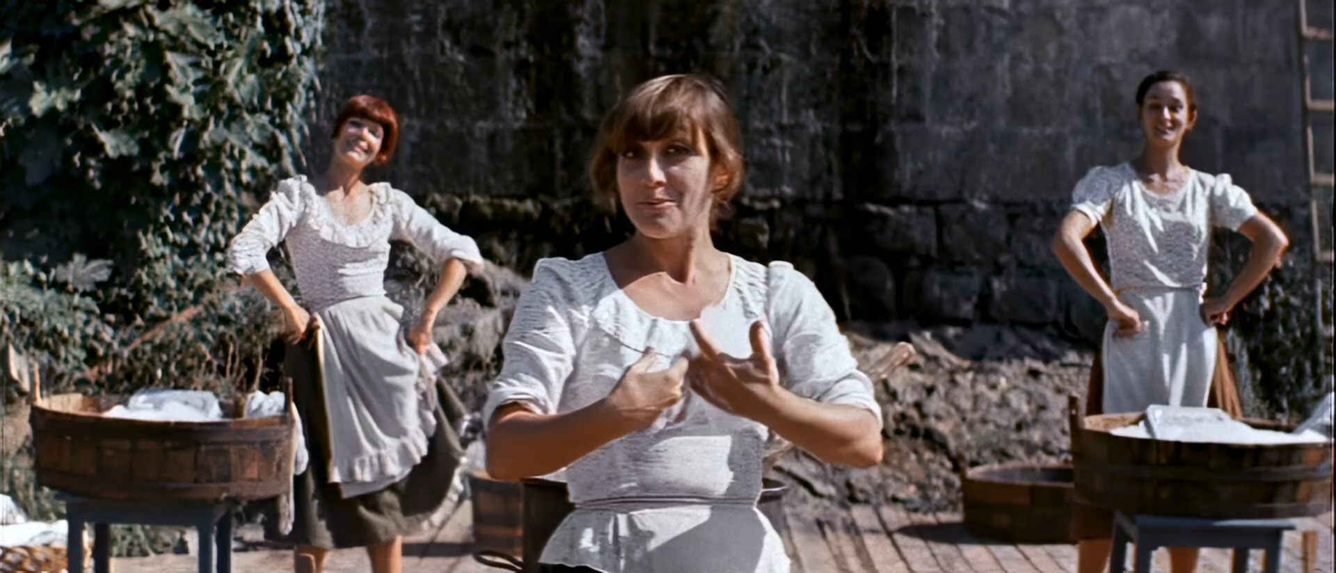 Мелодии Верийского квартала 1080 AI.mkv_snapshot_00.03.14.040.png