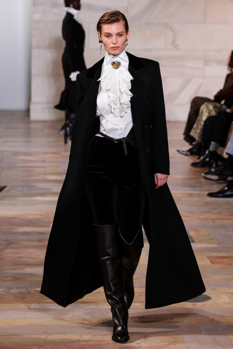 Ralph-Lauren-s25-rtw-runway-MO-029.jpg