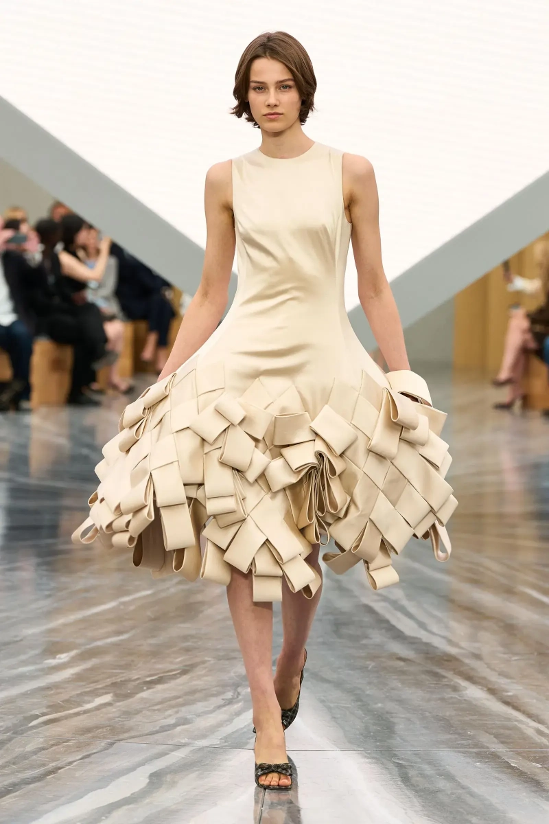 00029-christian-dior-spring-2026-ready-to-wear-credit-gorunway.webp