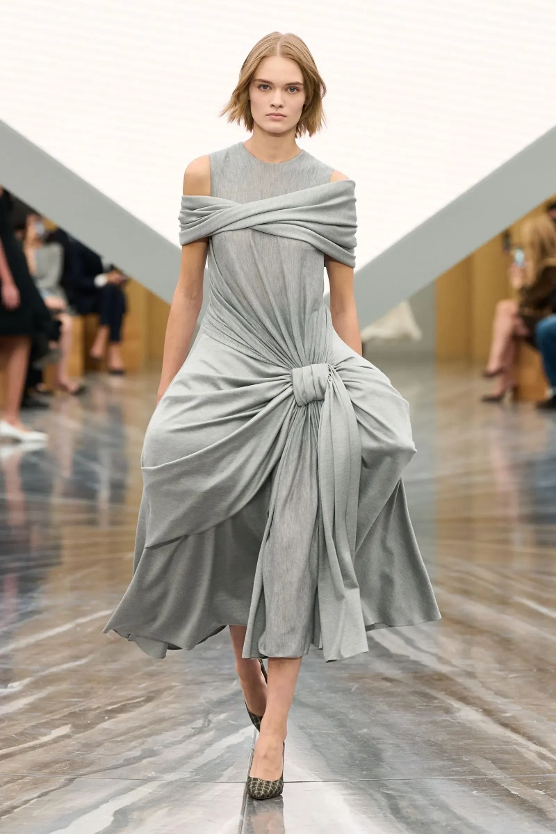 00024-christian-dior-spring-2026-ready-to-wear-credit-gorunway.webp